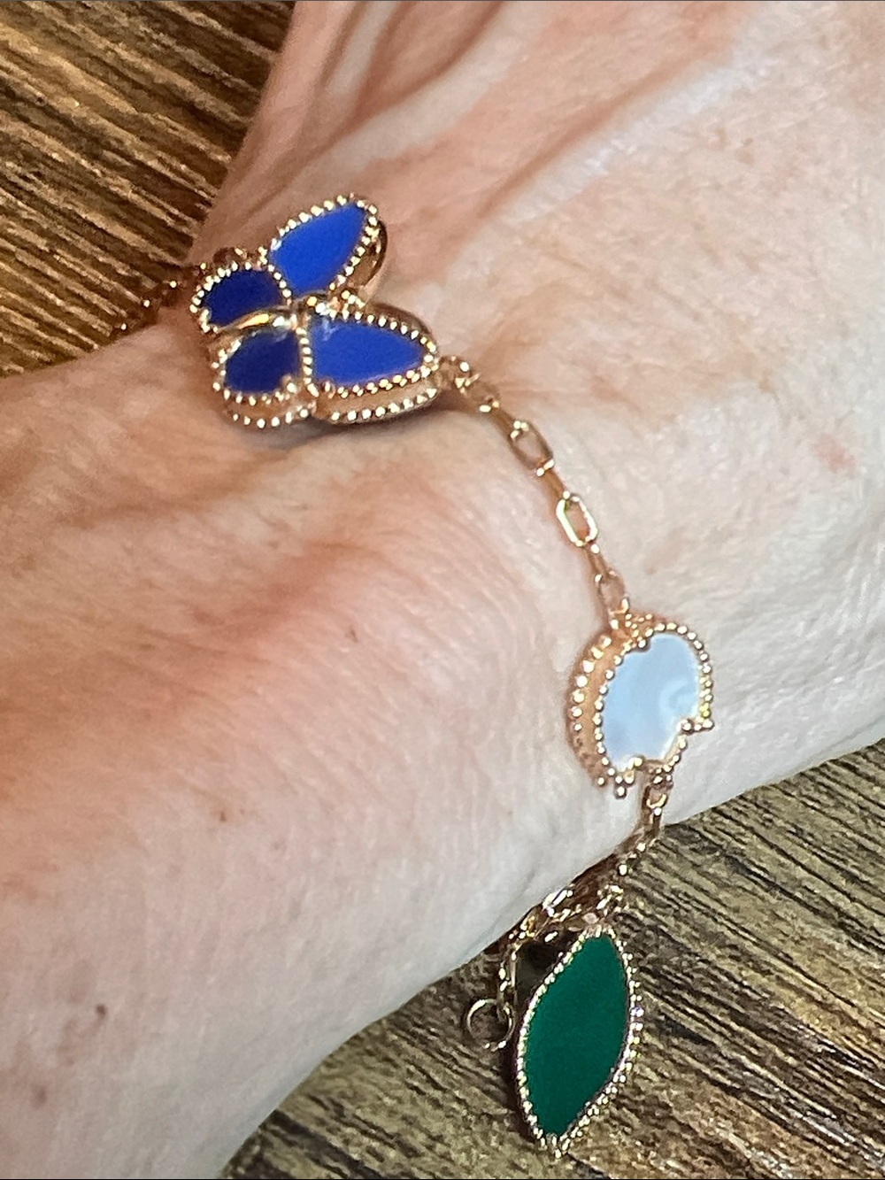 Butterfly and Flower Bracelet with Mother of pearl - Fashion Inspired